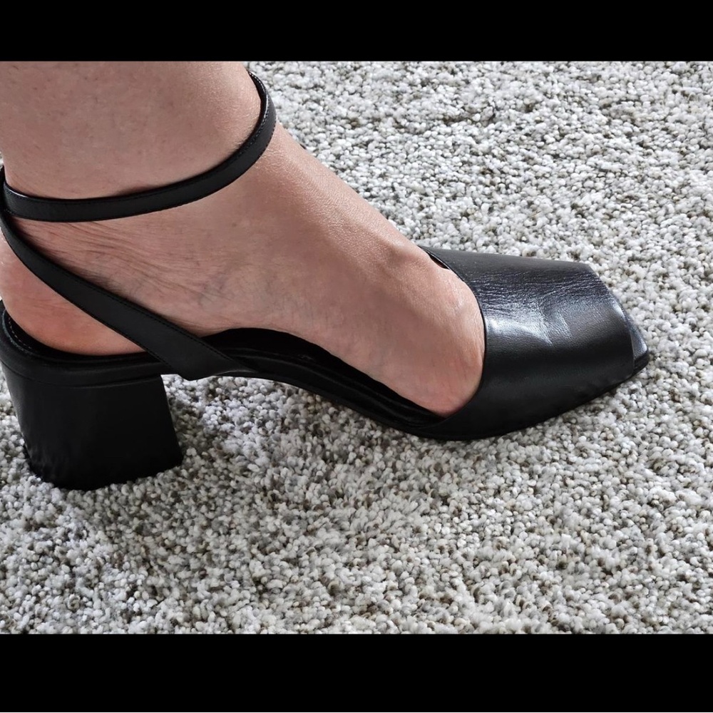 Charles David Black Heeled Sandals - Picture 3 of 7